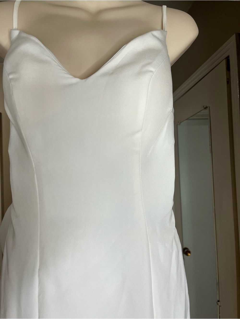 Elegant Satin Cream Wedding Dress – Open Back Bow Detail Size 3/4